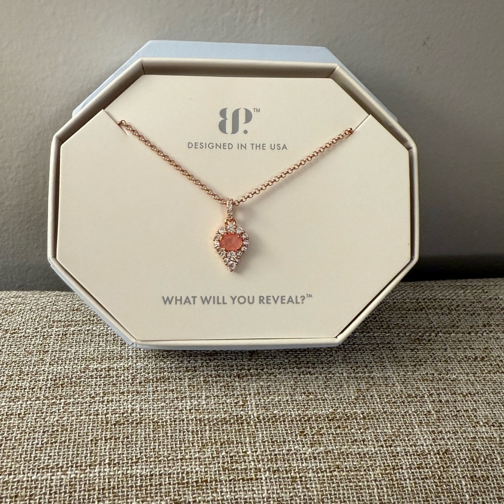 Elegant Rose Gold Pendant Necklace